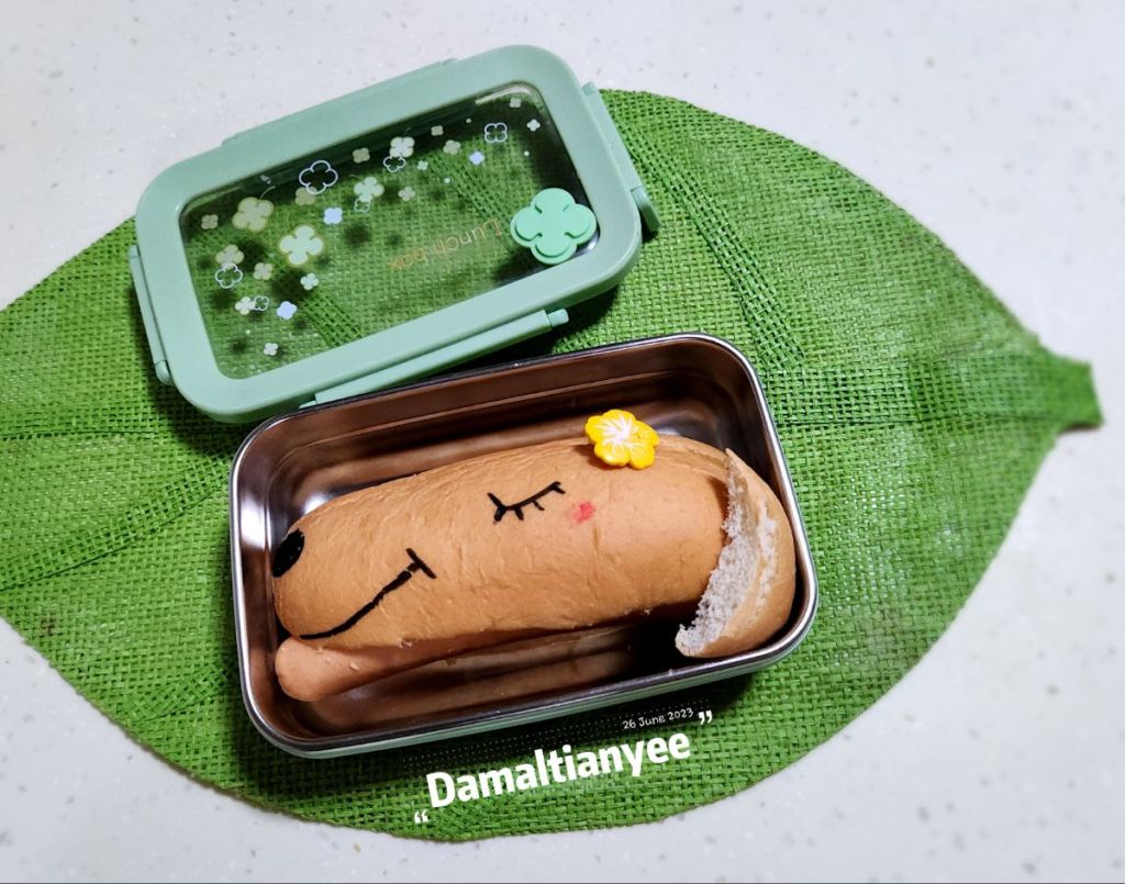 Hot dog bun in a kid's lunchbox