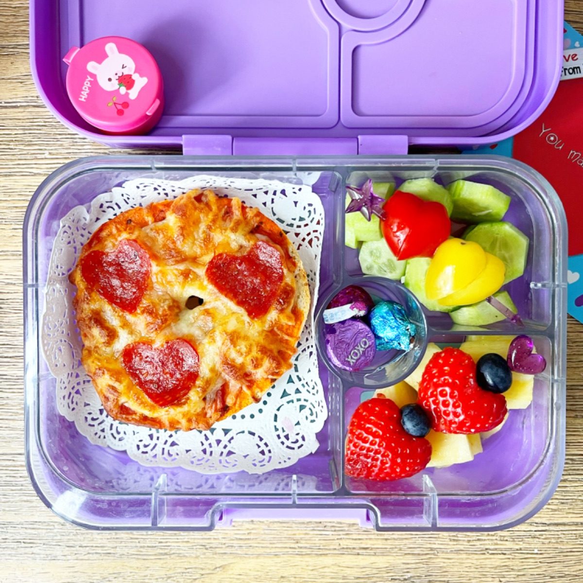 Pizza bagel. Easy recipe Teuko kids lunchbox ideas bento school lunch food.
