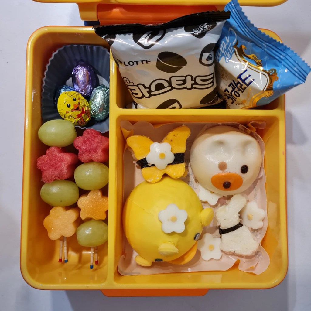 Yello duck steamed bun. Fun Teuko kids lunchbox ideas bento school lunch food.