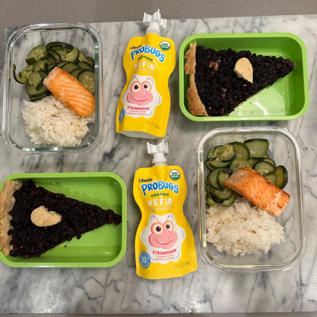 Teuko Lunchbox idea with salmon zucchinis and rice