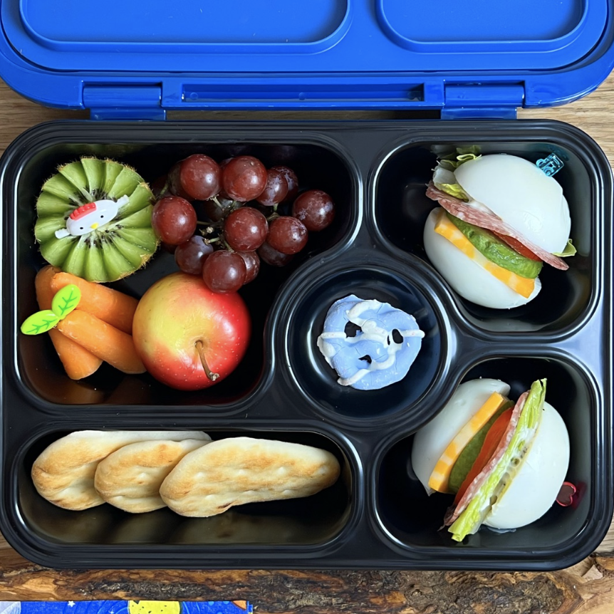 Teuko kids lunchbox ideas with fingers foods hard boiled egg mini burger by Artinlunchbox