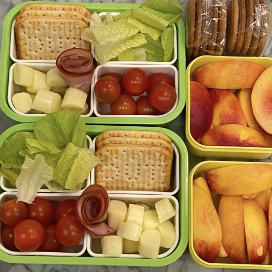Teuko kids lunchbox ideas with fingers foods mozzarella cheese stick by Jessica