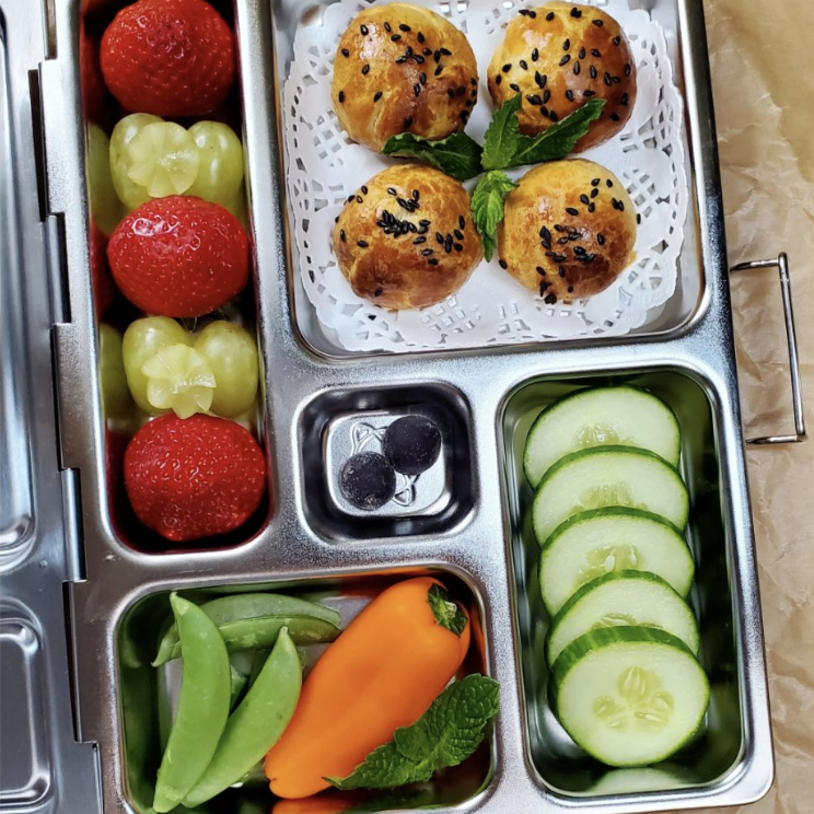 Teuko kids lunchbox ideas with fingers foods cucumber slices by Kidslunchlove