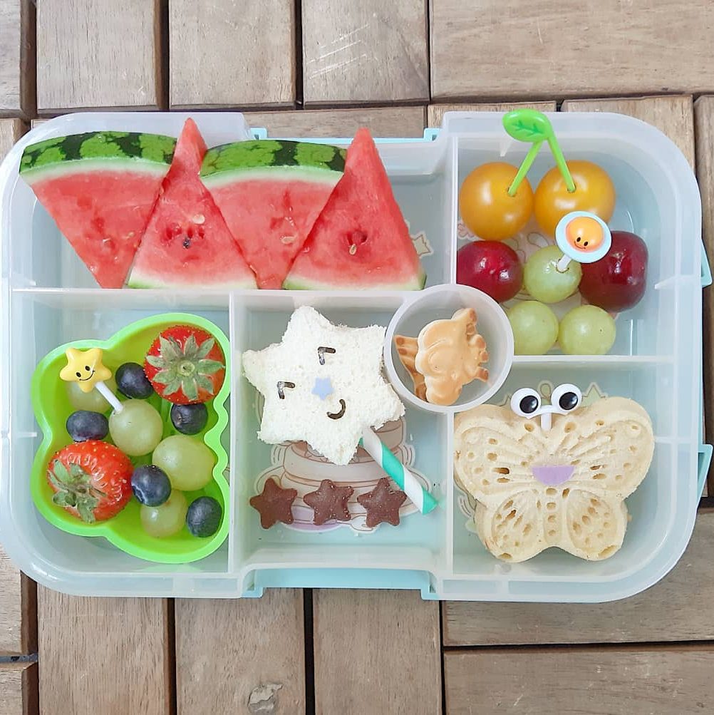 Kids lunchbox idea with watermelon slices, shared on Teuko.com