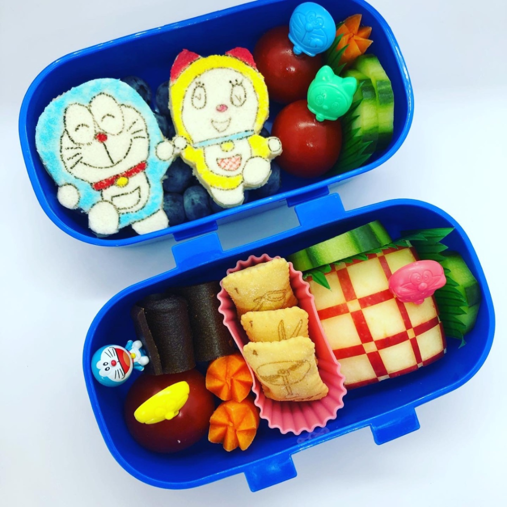 Doraemon and Dorami by @silkes_bentoboxes Cats Sandwiches Japanese Characters on Teuko Kids Lunchbox Ideas Bento School Lunch Food Community