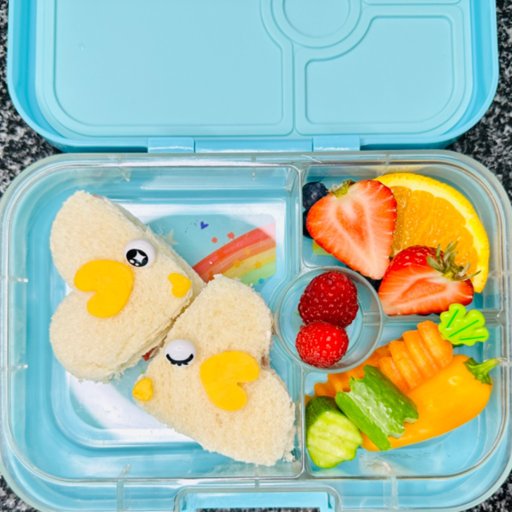 Carrots shaped with crinkle cutter teuko kids lunchbox ideas, by @oandoznünibox via Teuko.com
