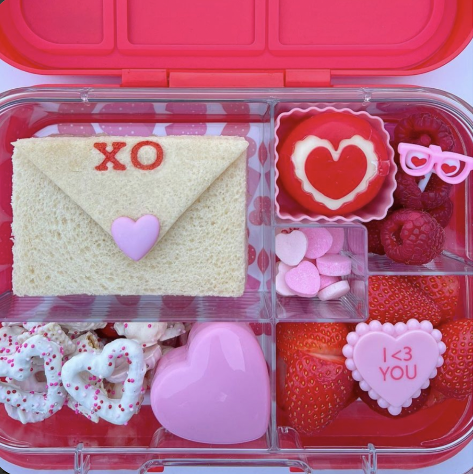 Love Letter Valentine Bento Box by @Lunchesforbb via Teuko