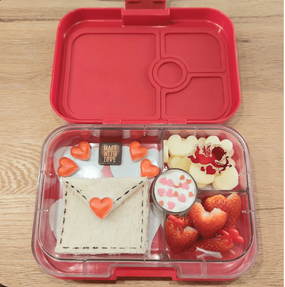 Love Letter Valentine Bento Box by @Brotboxenideen via Teuko
