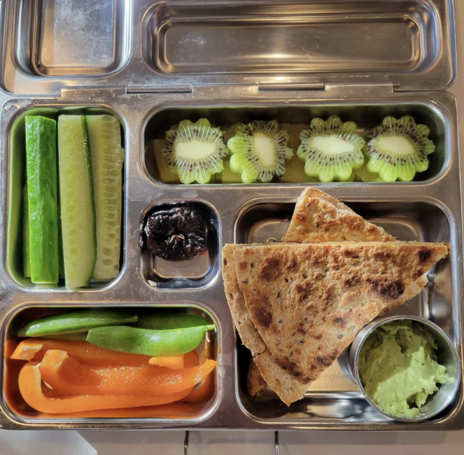 Easy school lunch idea Ham and cheese quesadilla for lunch. easy school lunch idea from @momztries, via Teuko.com
