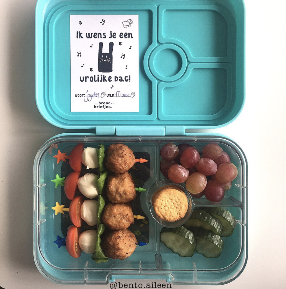 Bento.Aileen, from the Netherlands, prints lunchbox jokes or lunchbox notes