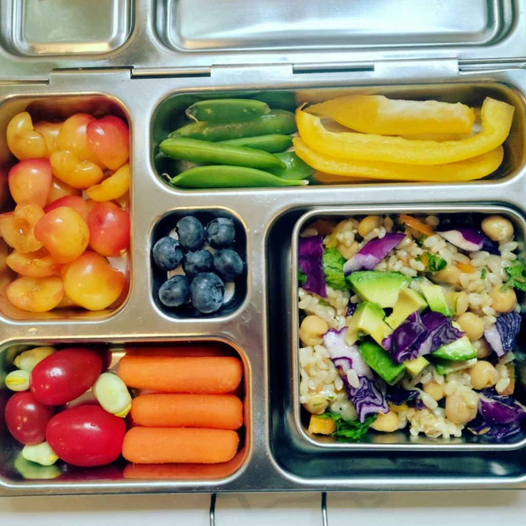 Colorful foods in Momztries lunchbox. Teuko kids lunchbox ideas.