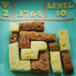 Kids lunch idea with theme video game Tetris shared on Teuko.com the lunchbox community for moms and dads who pack lunch for their kids.