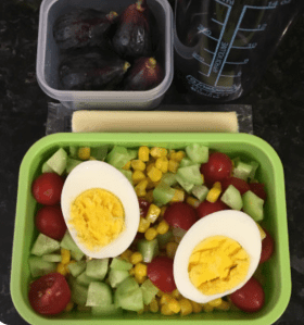 Salad with cucumber dices, cherry tomatoes and corn kernels, packed by Jessica, on Teuko.com, the online community for lunchbox packers.