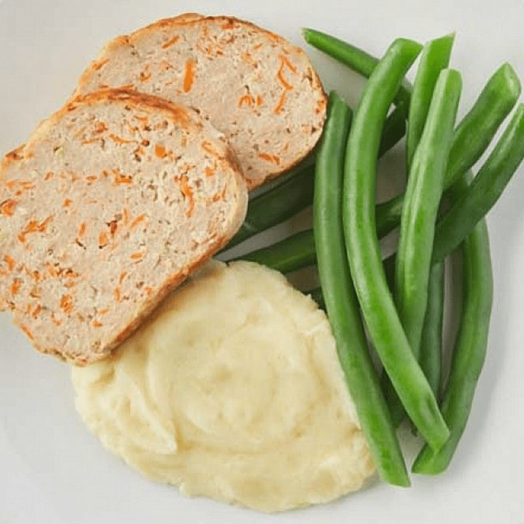 Kids Lunch idea with turkey. Turkey meatloaf. Teuko lunchbox community. Thanksgiving foods for kids. Thanksgiving lunch ideas for kids. Thanks giving lunchbox ideas for kids.