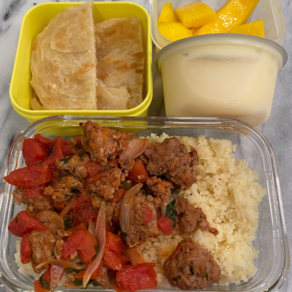 Kids Lunchbox idea with Indian cuisine. Paratha flat bread. Teuko lunchbox community.