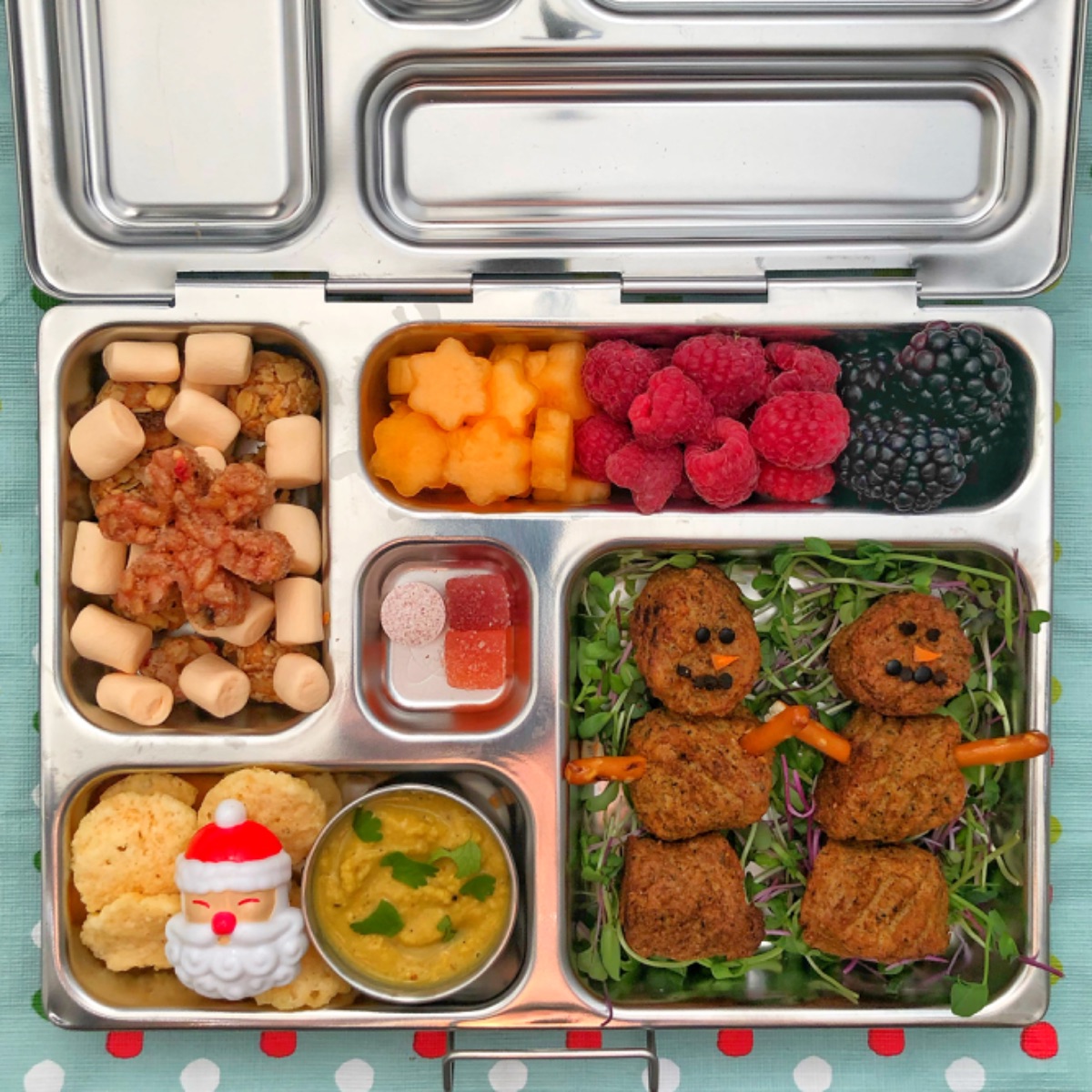 Falafel Snowmen — lunchbox by Blaxzig
