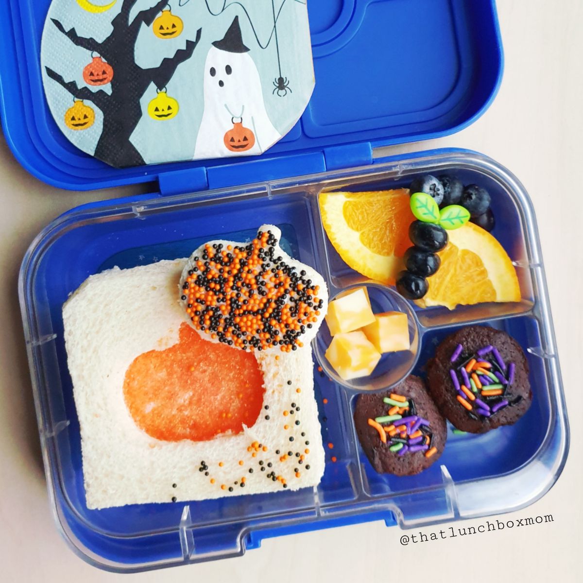 Peek-a-boo Halloween Sandwich — lunchbox by thatlunchboxmom