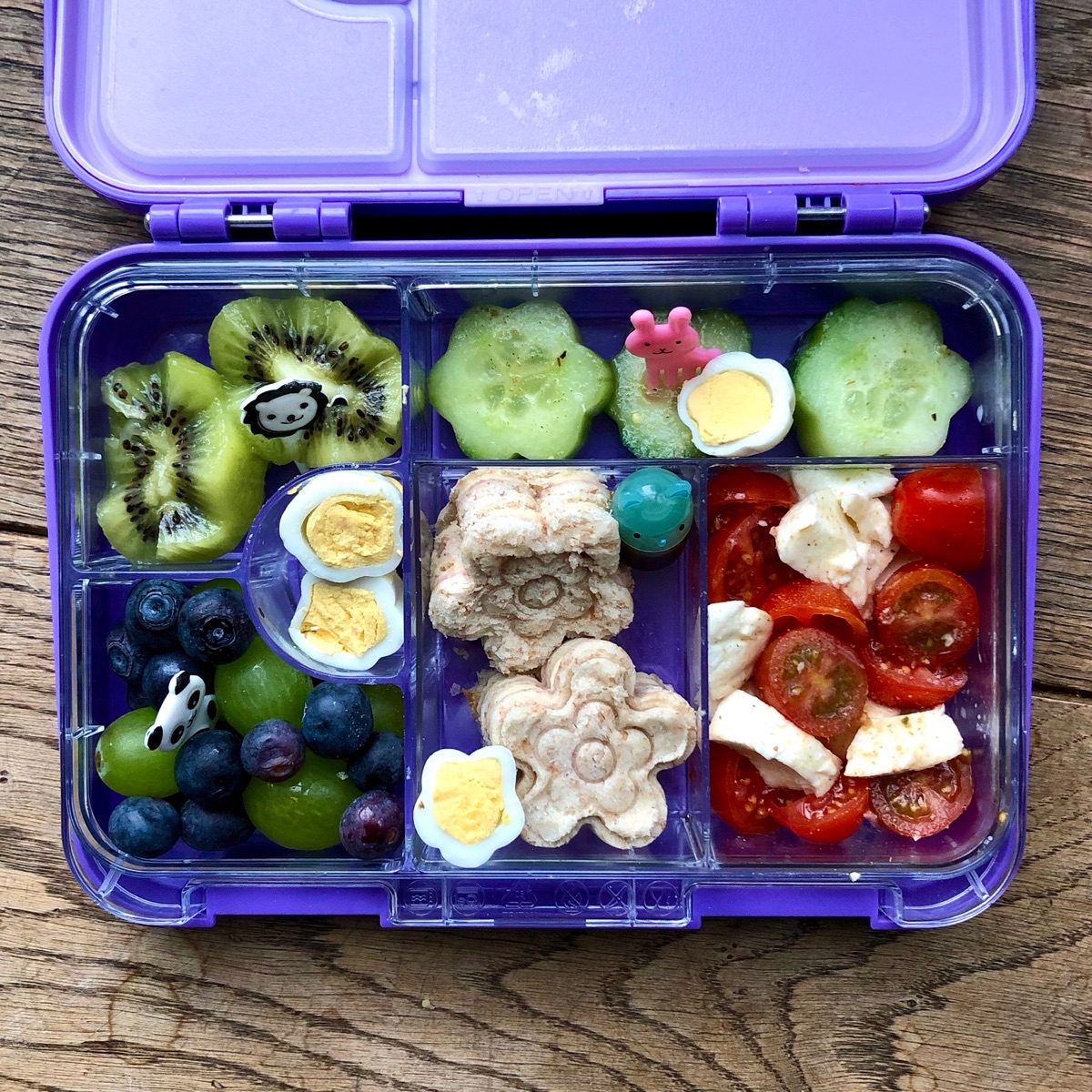 Flower power — lunchbox by funkytartines