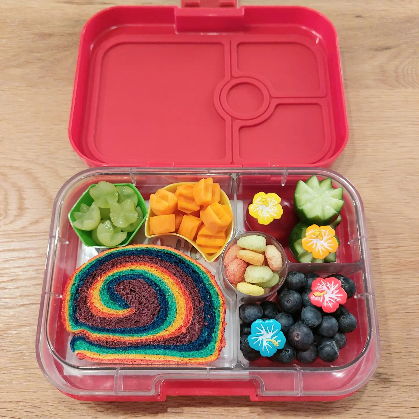 Rainbow Bread — lunchbox by Brotboxenideen