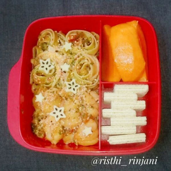 #Teuko Snowing Stars — lunchbox by TeukoLove